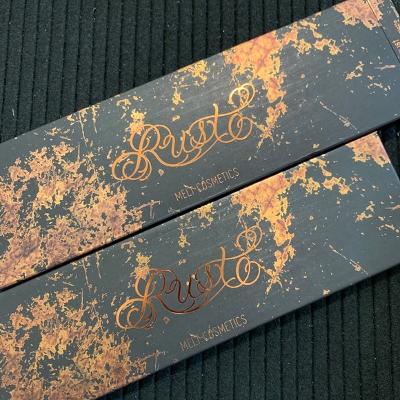 Melt Cosmetics Rust eyeshadow palette - Picture 2 of 5